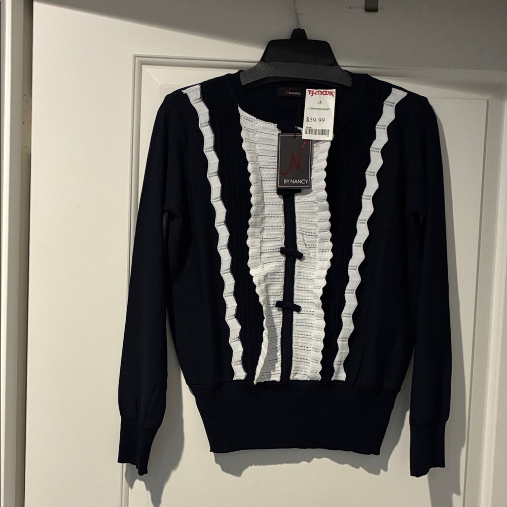 NWT Designer Women's Navy/ White knit top w/ruffled front & navy bow ties